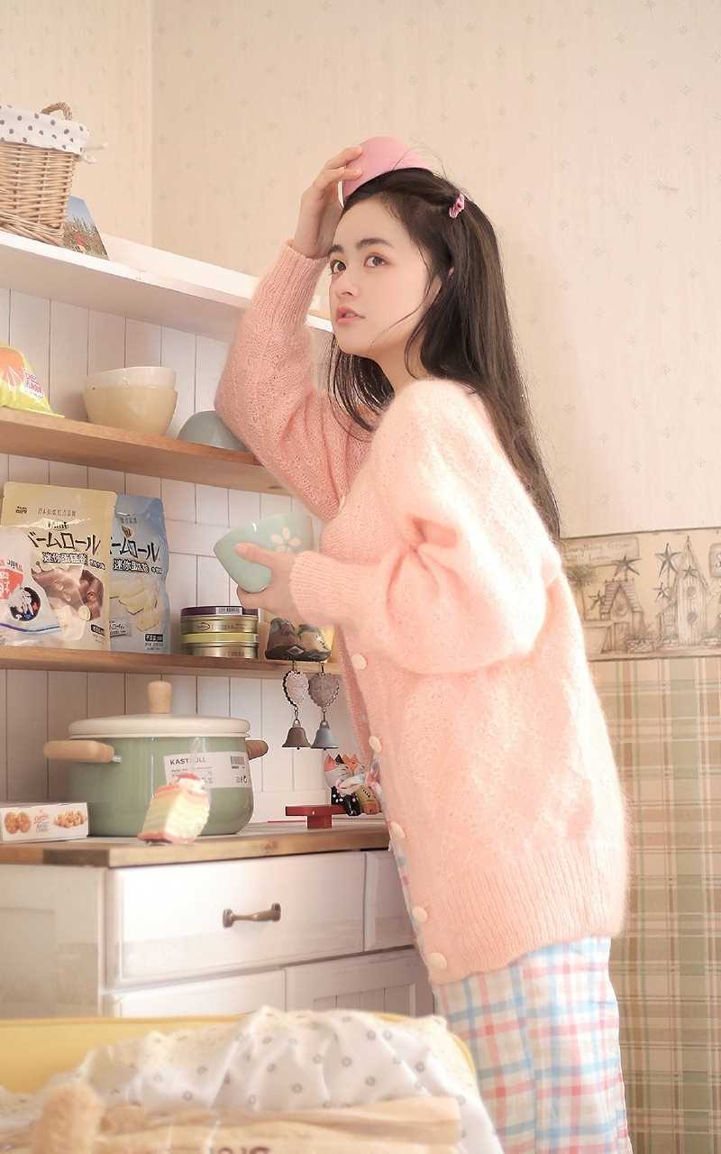 高清慵懒的居家小美女清纯诱人模样甜美尤物图集