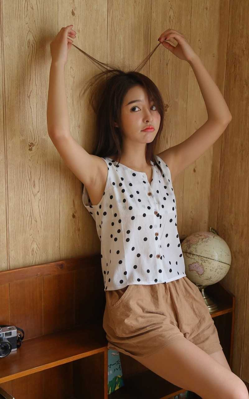 最全漂亮邻家长腿美女大姐姐身材模特私房清纯壁纸