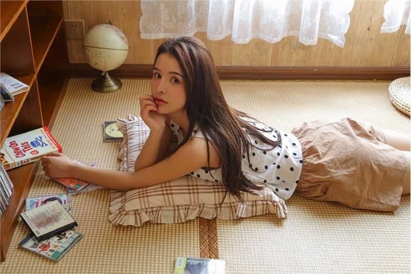 最全漂亮邻家长腿美女大姐姐身材模特私房清纯壁纸