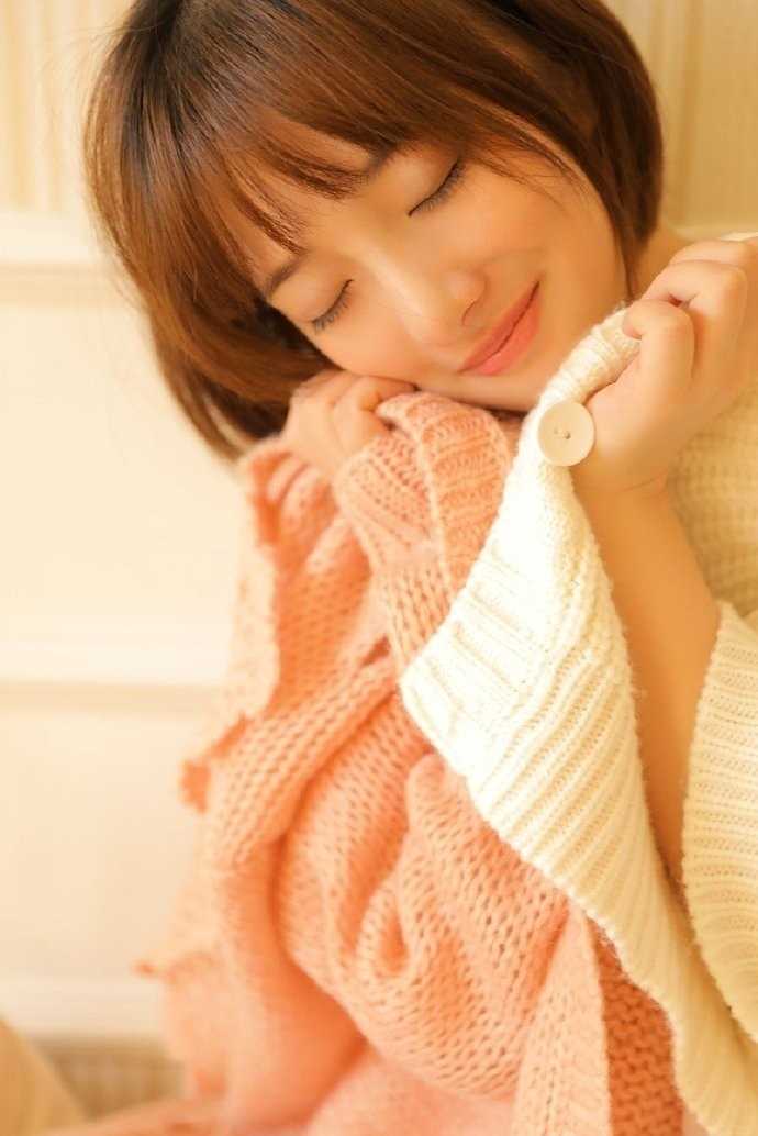 最新短发吊带睡衣美女萌妹惹火长腿稚嫩清纯图集