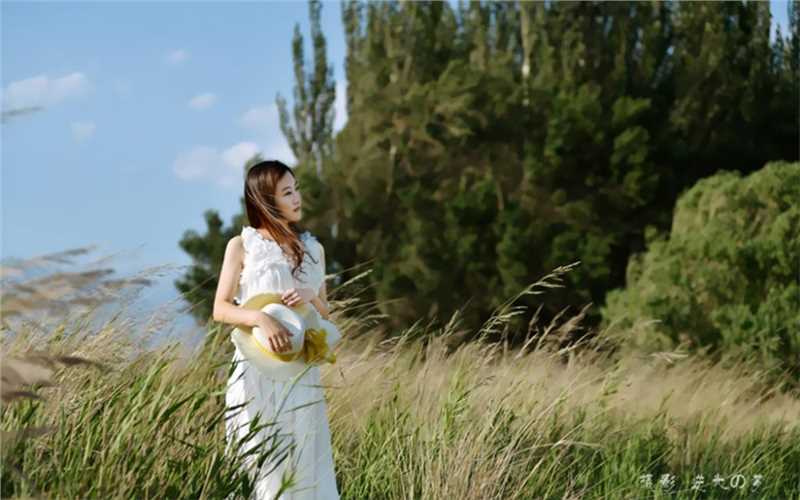 夏天清纯美女户外踏青长裙唯美浪漫风景图片
