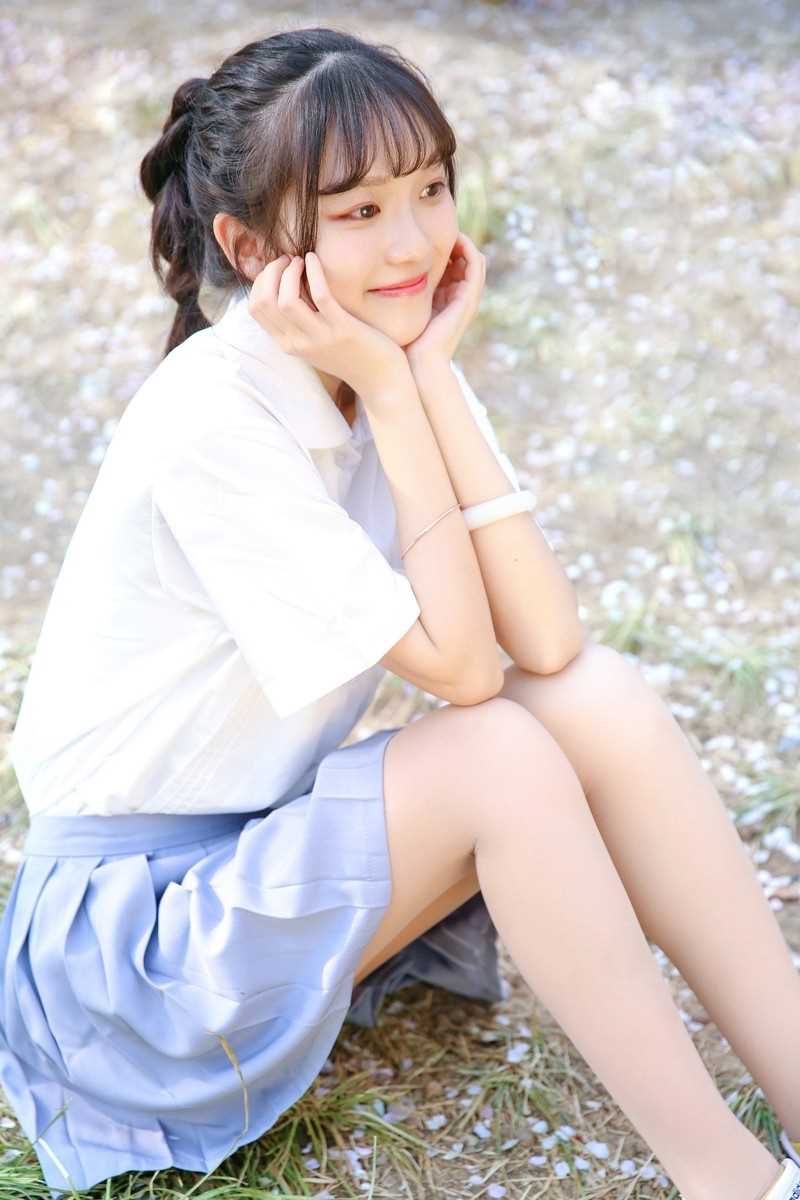 最全户外校园衬衫美女长腿惑养眼清纯图片壁纸