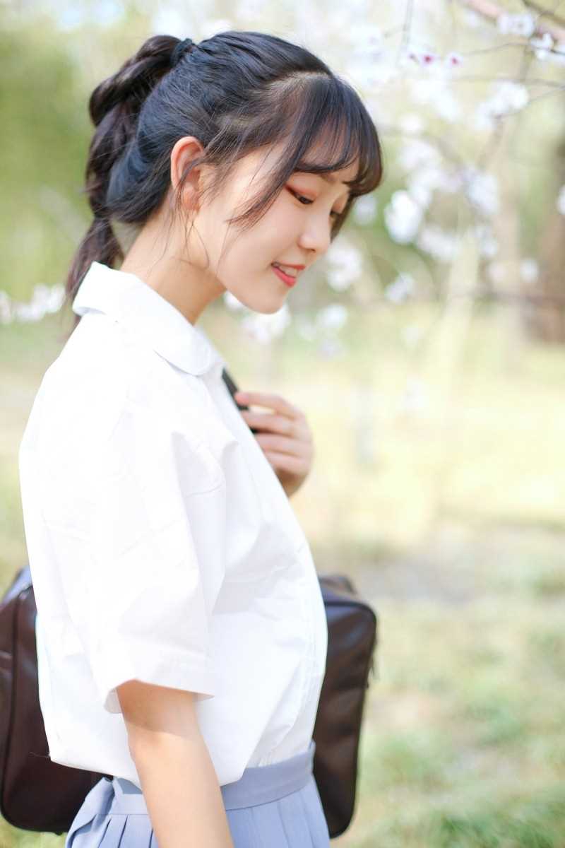 最全户外校园衬衫美女长腿惑养眼清纯图片壁纸