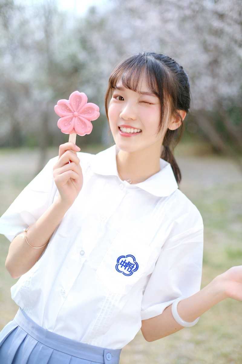 最全户外校园衬衫美女长腿惑养眼清纯图片壁纸