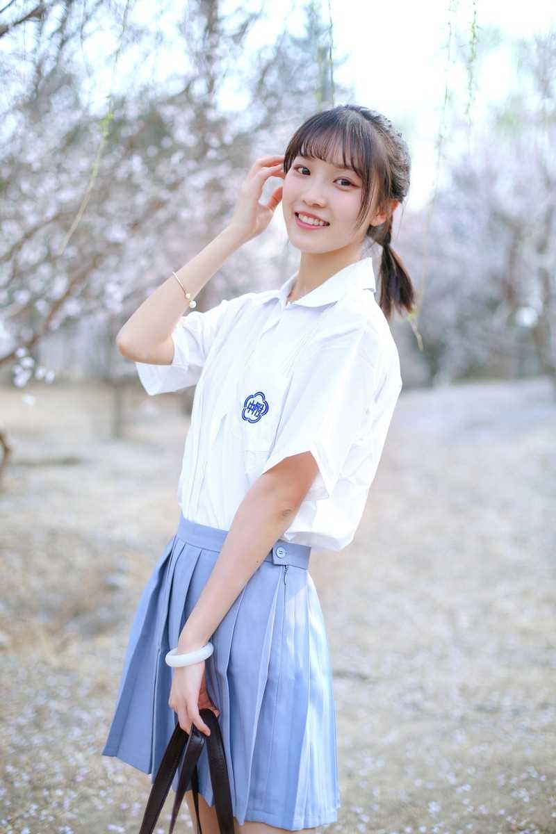 最全户外校园衬衫美女长腿惑养眼清纯图片壁纸