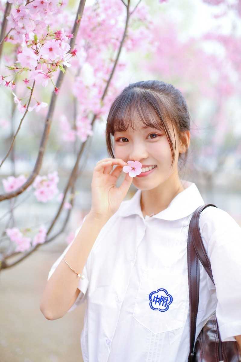 最全户外校园衬衫美女长腿惑养眼清纯图片壁纸