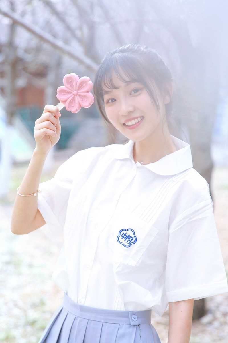 最全户外校园衬衫美女长腿惑养眼清纯图片壁纸