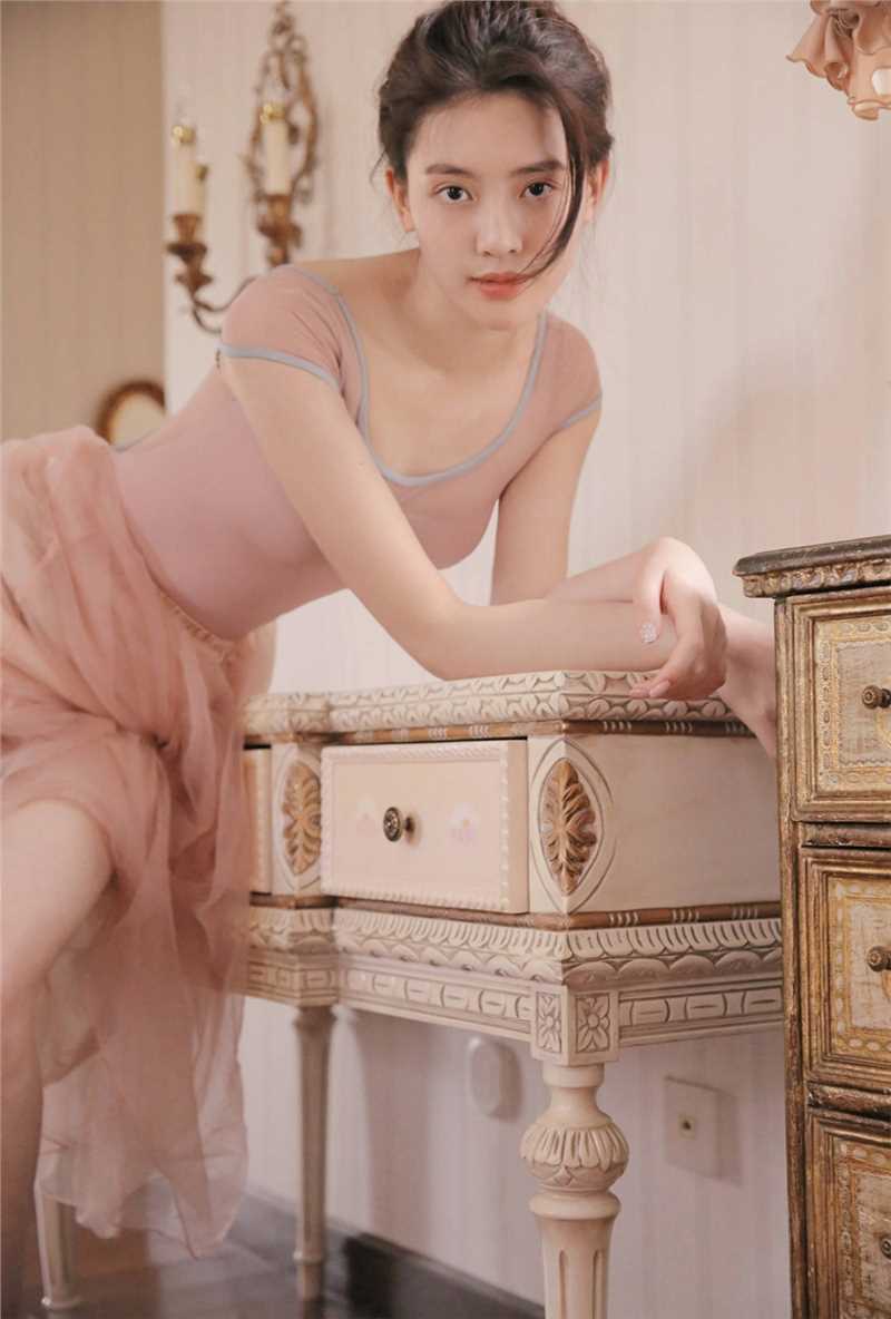 最全体操服美女清纯甜美丸子头大尺度姿势妖娆勾魂壁纸