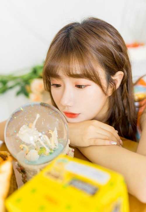 美女极品尤物嘟嘴卖萌可爱清纯元气