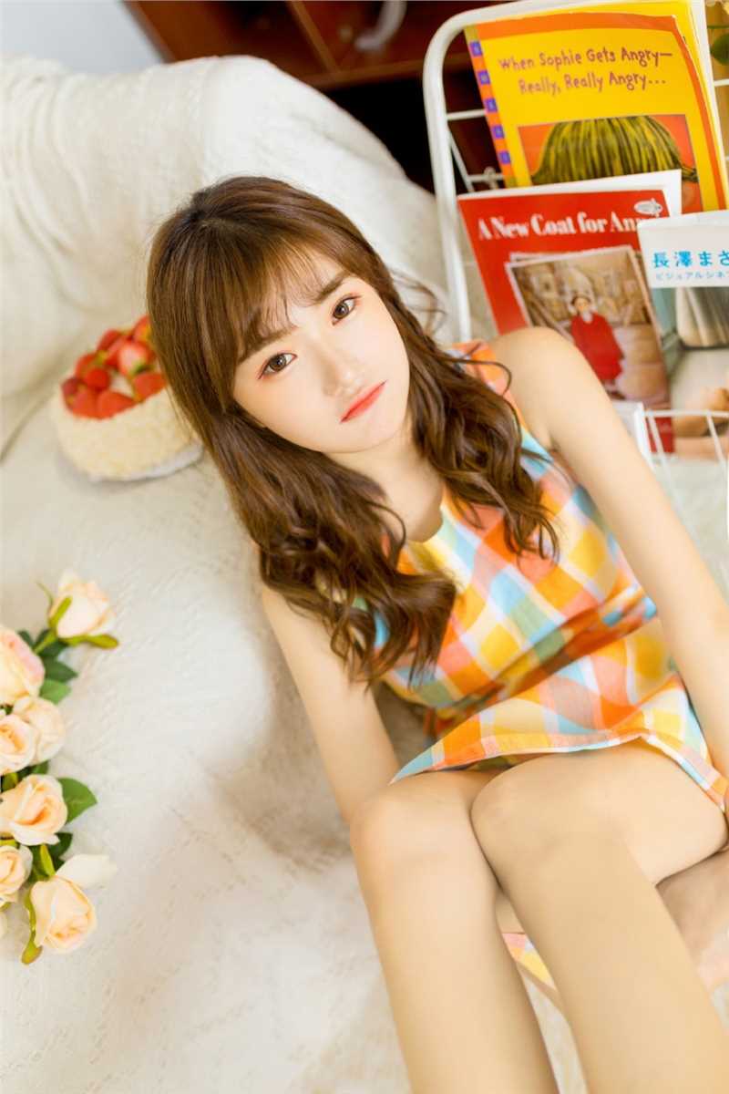 美女极品尤物嘟嘴卖萌可爱清纯元气