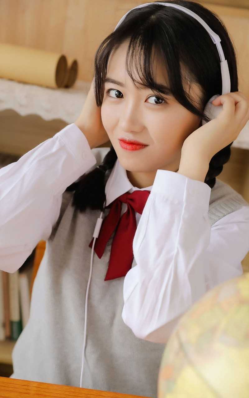 高清校园清纯麻花辫美女学生元气惹火惑图册