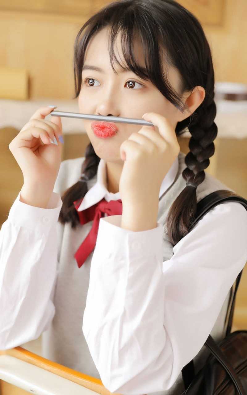 高清校园清纯麻花辫美女学生元气惹火惑图册