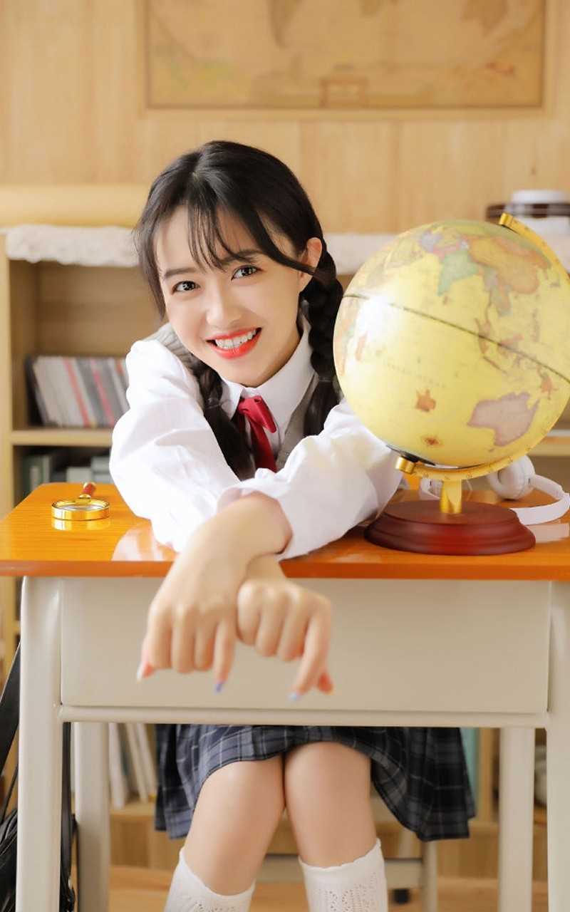 高清校园清纯麻花辫美女学生元气惹火惑图册