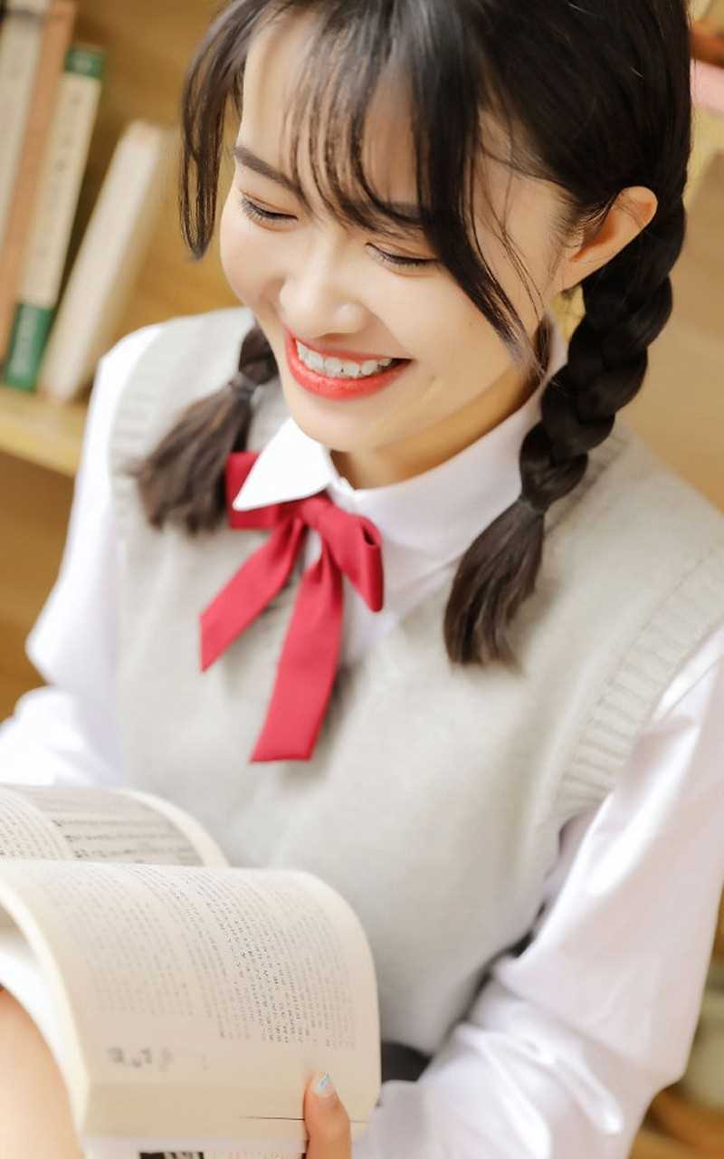 高清校园清纯麻花辫美女学生元气惹火惑图册
