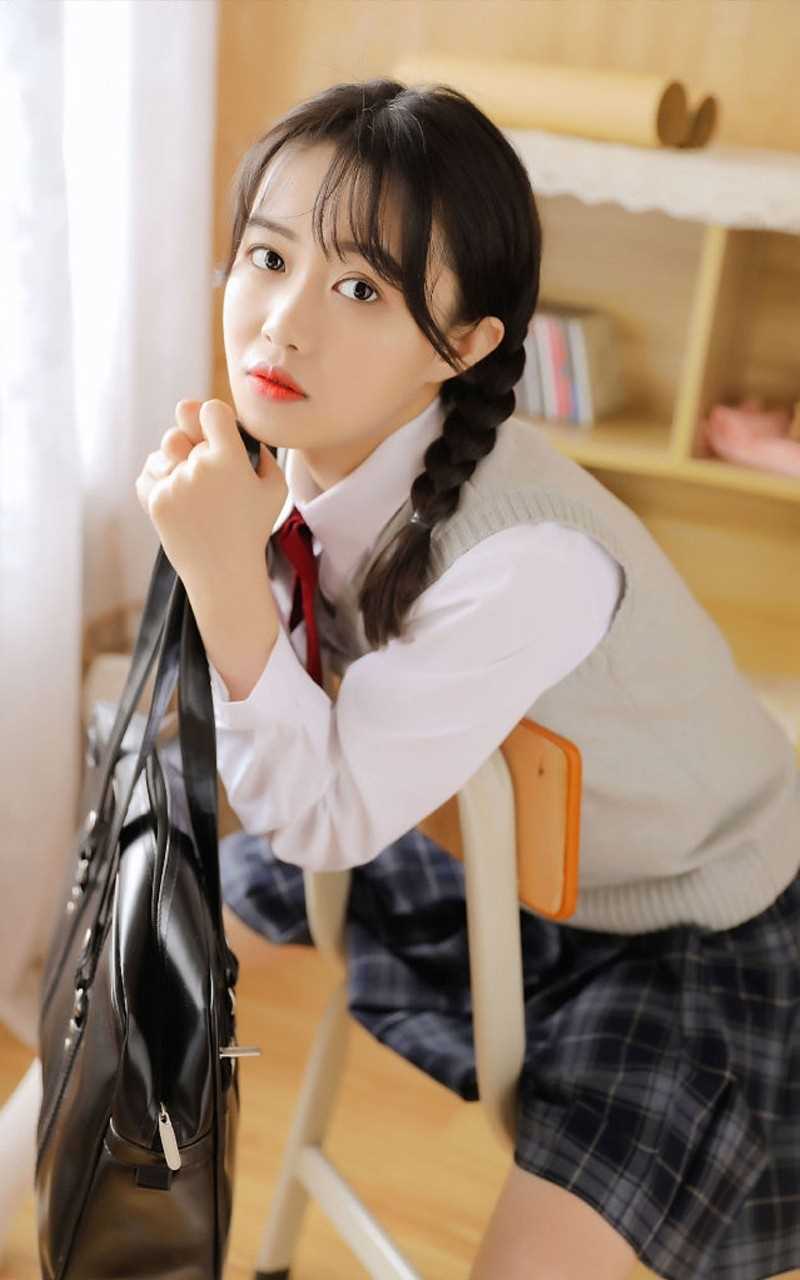 高清校园清纯麻花辫美女学生元气惹火惑图册
