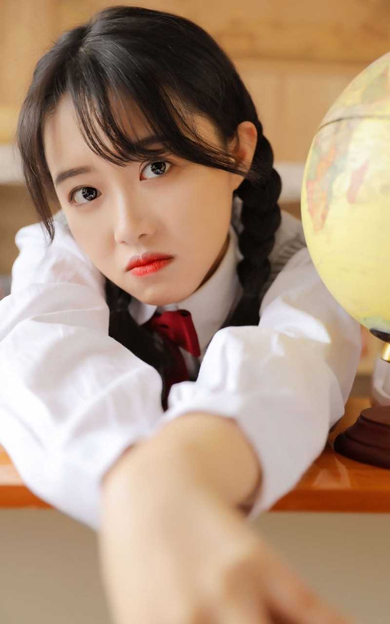 高清校园清纯麻花辫美女学生元气惹火惑图册
