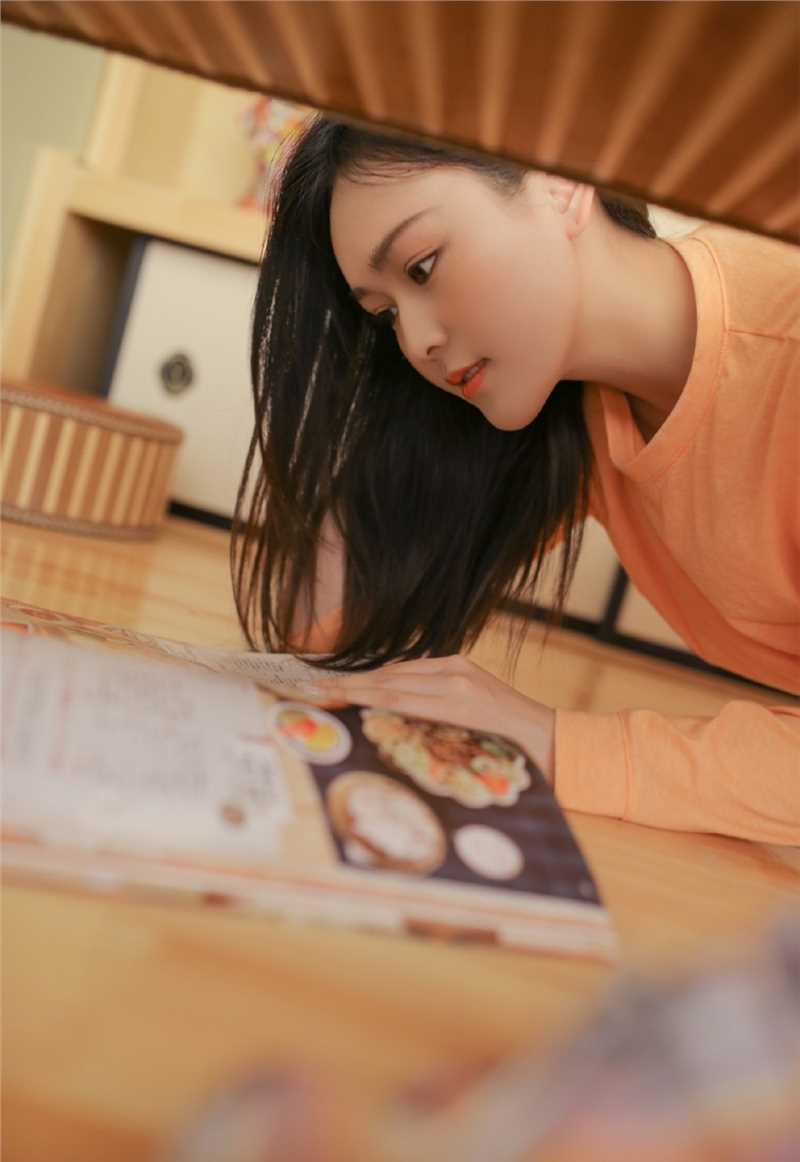 最新清纯养眼高颜值气质女神私房唯美梦幻高清内衣图片图集