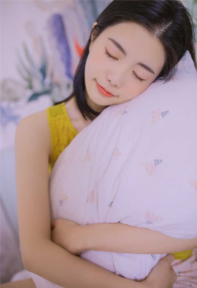 最新清纯养眼高颜值气质女神私房唯美梦幻高清内衣图片图集