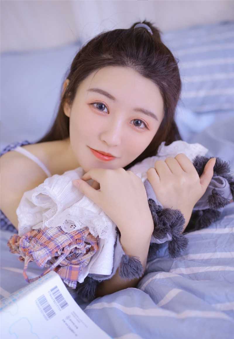 最新清纯养眼高颜值气质女神私房唯美梦幻高清内衣图片图集