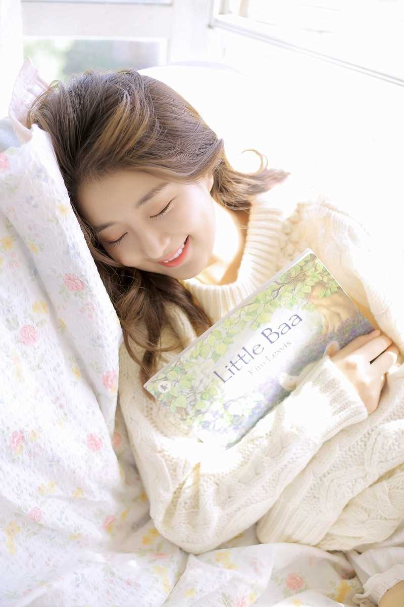 长发养眼美女白皙温柔甜美笑容撩人清纯