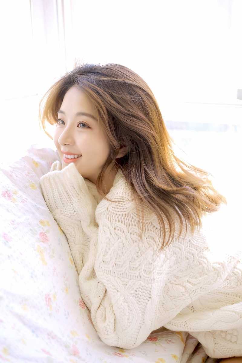 长发养眼美女白皙温柔甜美笑容撩人清纯