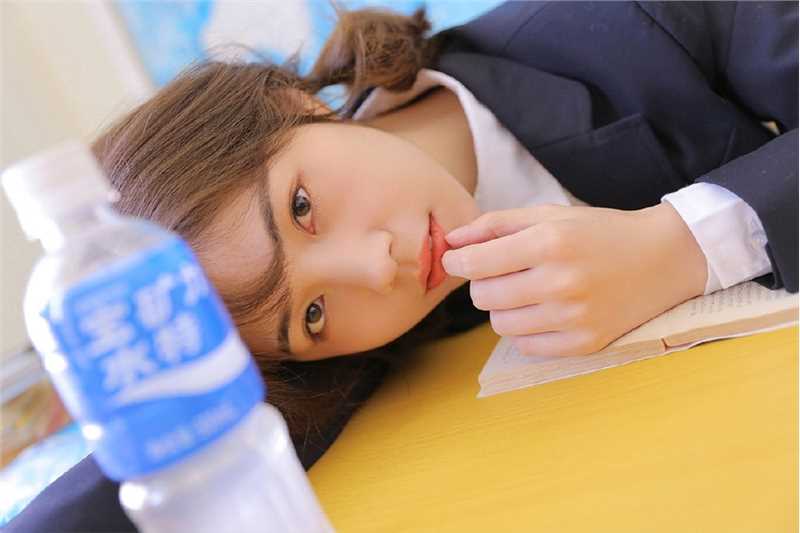 优质日本清纯俏皮校园美女吊带背心惑图片相册