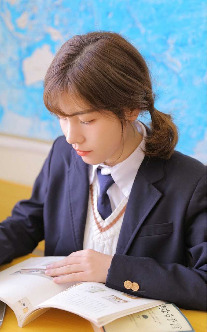 优质日本清纯俏皮校园美女吊带背心惑图片相册