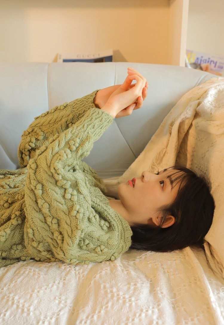 特别专辑短发美女丰满身材可爱大长腿玉足私房清纯图片