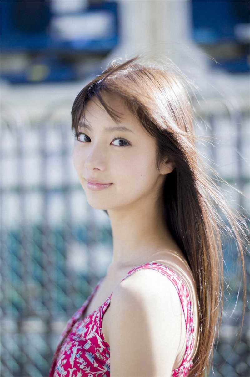 优质日本氧气美女清纯白皙街头养眼邻家气质图片相册