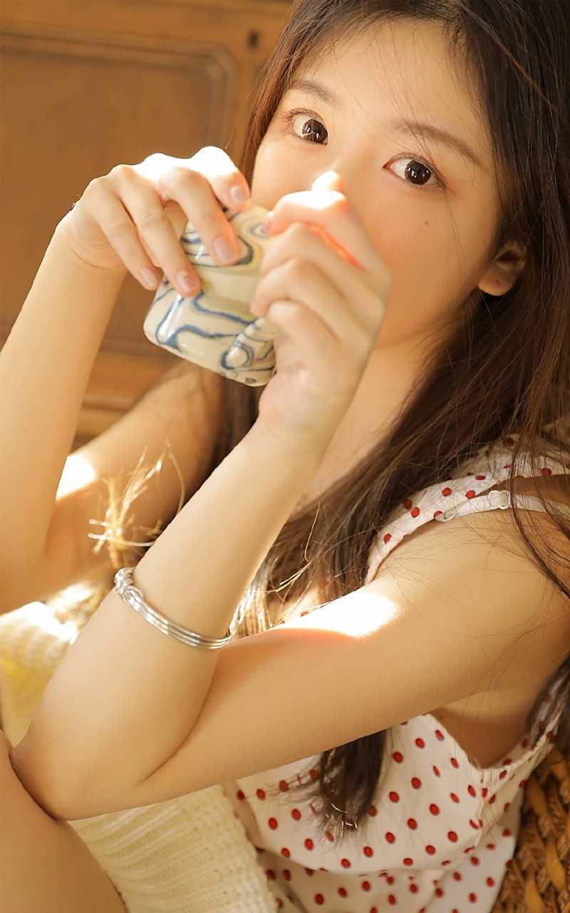 高清高颜值清纯私房高清阳光梦幻美女玉足图片图册