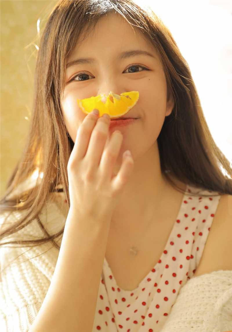 高清高颜值清纯私房高清阳光梦幻美女玉足图片图册