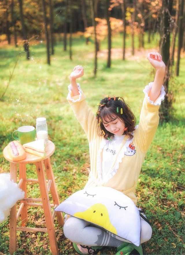 精选自然气质美女森林清纯养眼唯美梦幻可爱图册