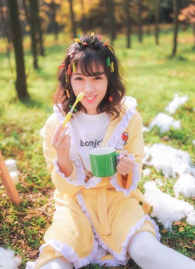 精选自然气质美女森林清纯养眼唯美梦幻可爱图册