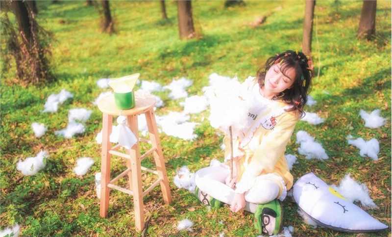 精选自然气质美女森林清纯养眼唯美梦幻可爱图册