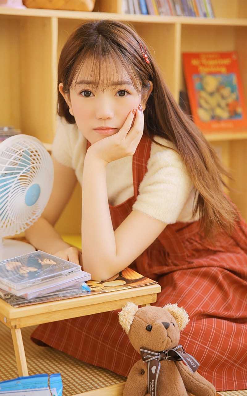 最新文艺漂亮长发美女卧室清纯淑女长裙小清新壁纸