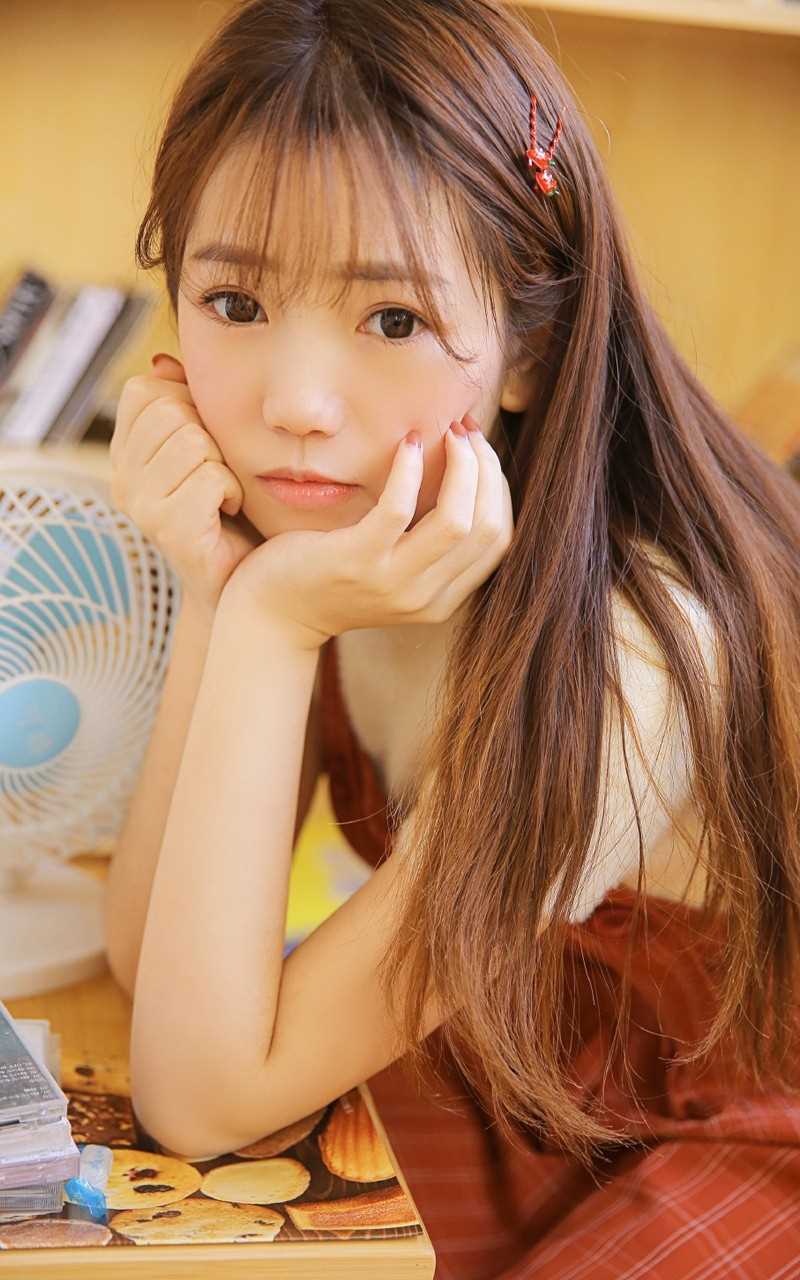 最新文艺漂亮长发美女卧室清纯淑女长裙小清新壁纸