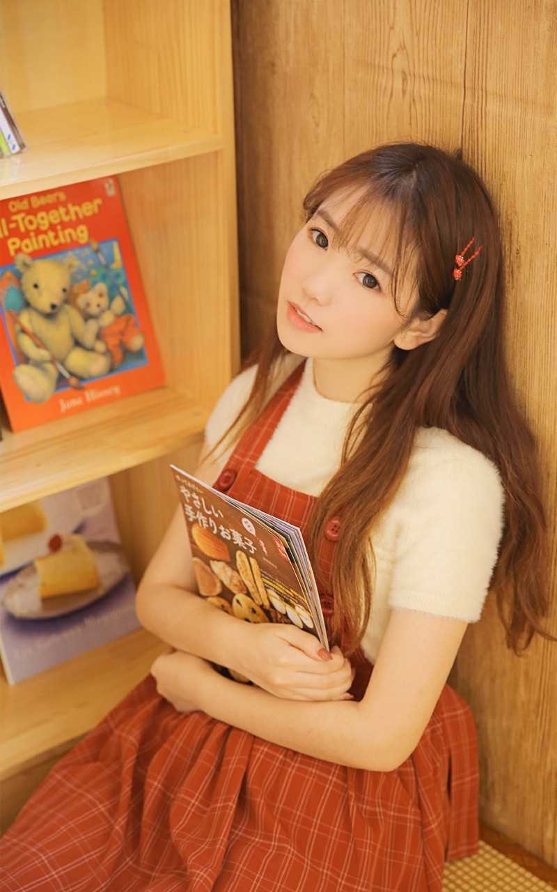 最新文艺漂亮长发美女卧室清纯淑女长裙小清新壁纸