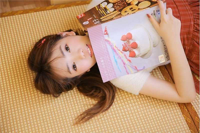 最新文艺漂亮长发美女卧室清纯淑女长裙小清新壁纸