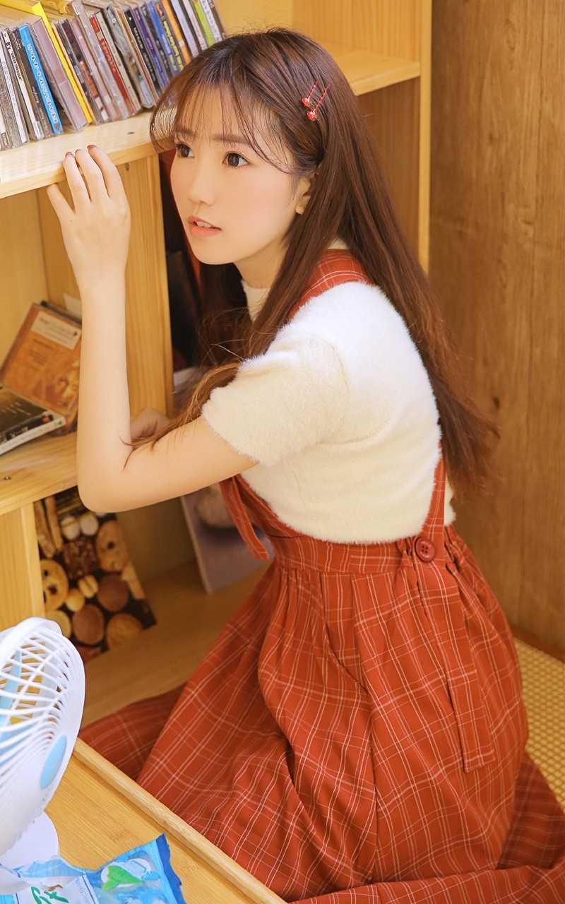 最新文艺漂亮长发美女卧室清纯淑女长裙小清新壁纸