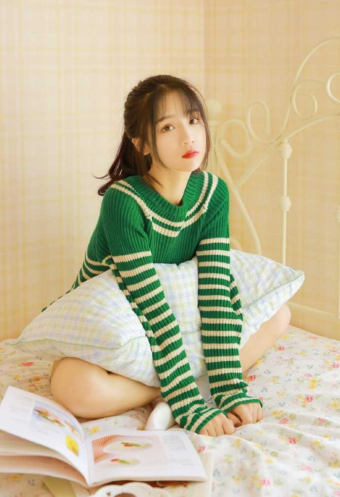 特别专辑校园美女恬静干净美女卧室私房清纯惹火图片图片