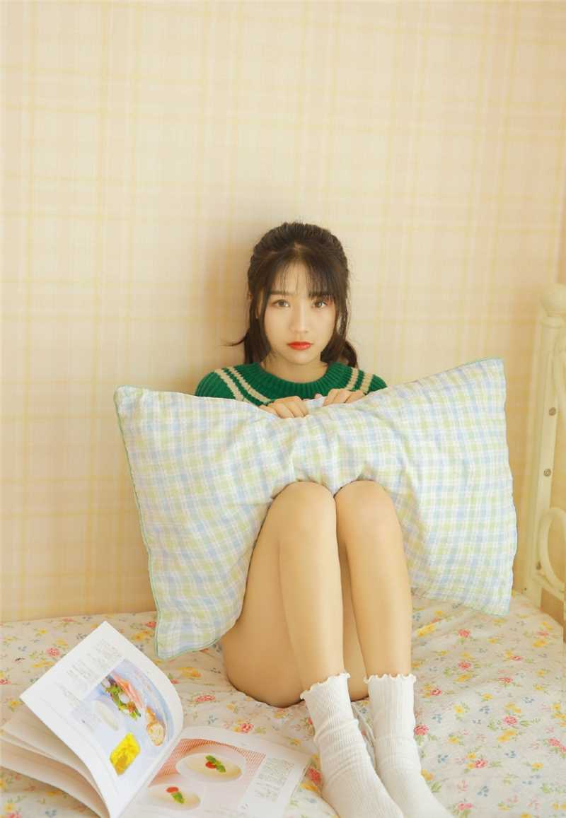 特别专辑校园美女恬静干净美女卧室私房清纯惹火图片图片