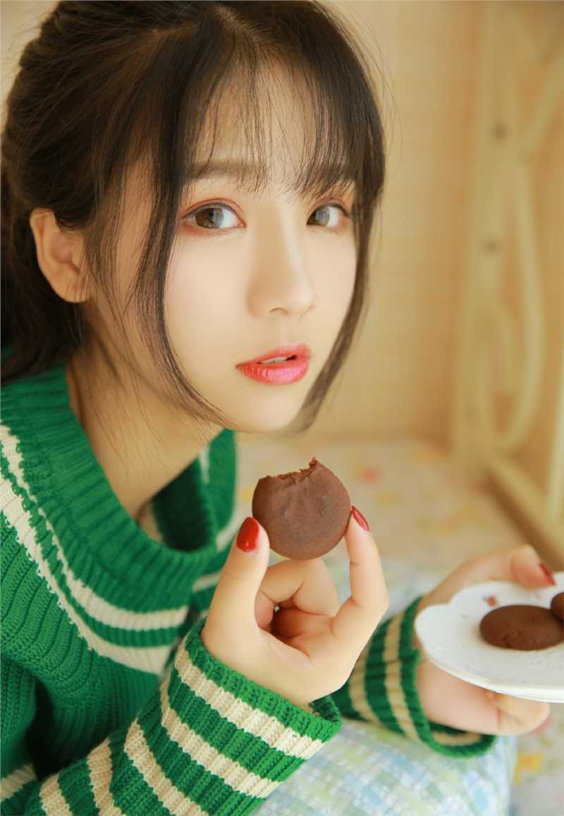 特别专辑校园美女恬静干净美女卧室私房清纯惹火图片图片