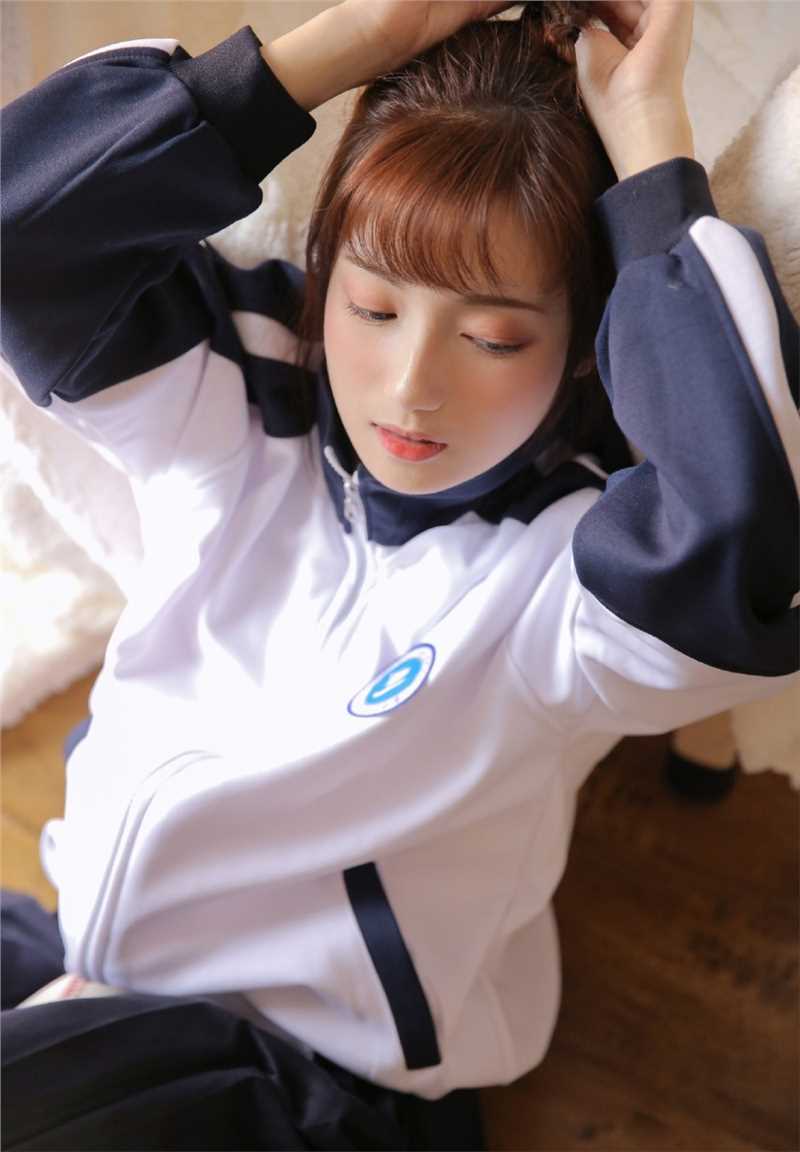 优质日本混血美女私房运动服清纯养眼黑丝大长腿相册