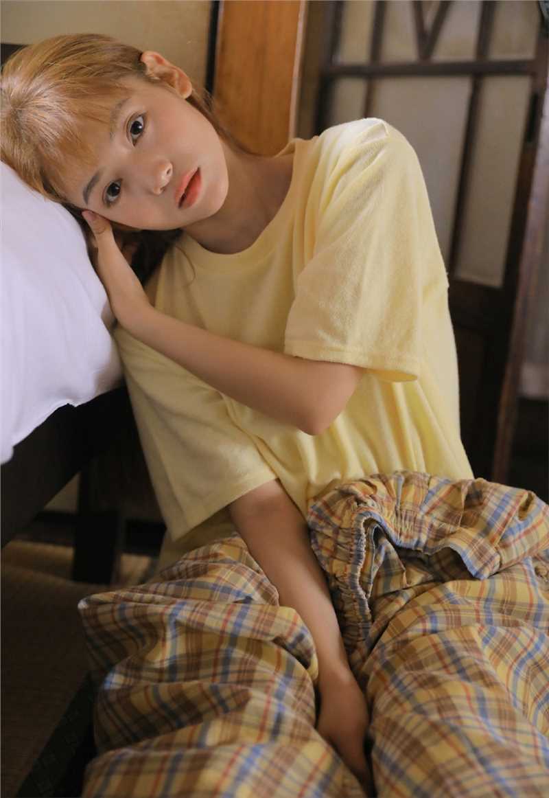 最新日本清纯00后少女私房露可爱内衣甜美诱惑图片图集