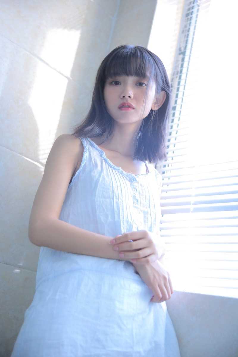 优质日系氧气少女清纯惹火居家内衣诱惑图片相册