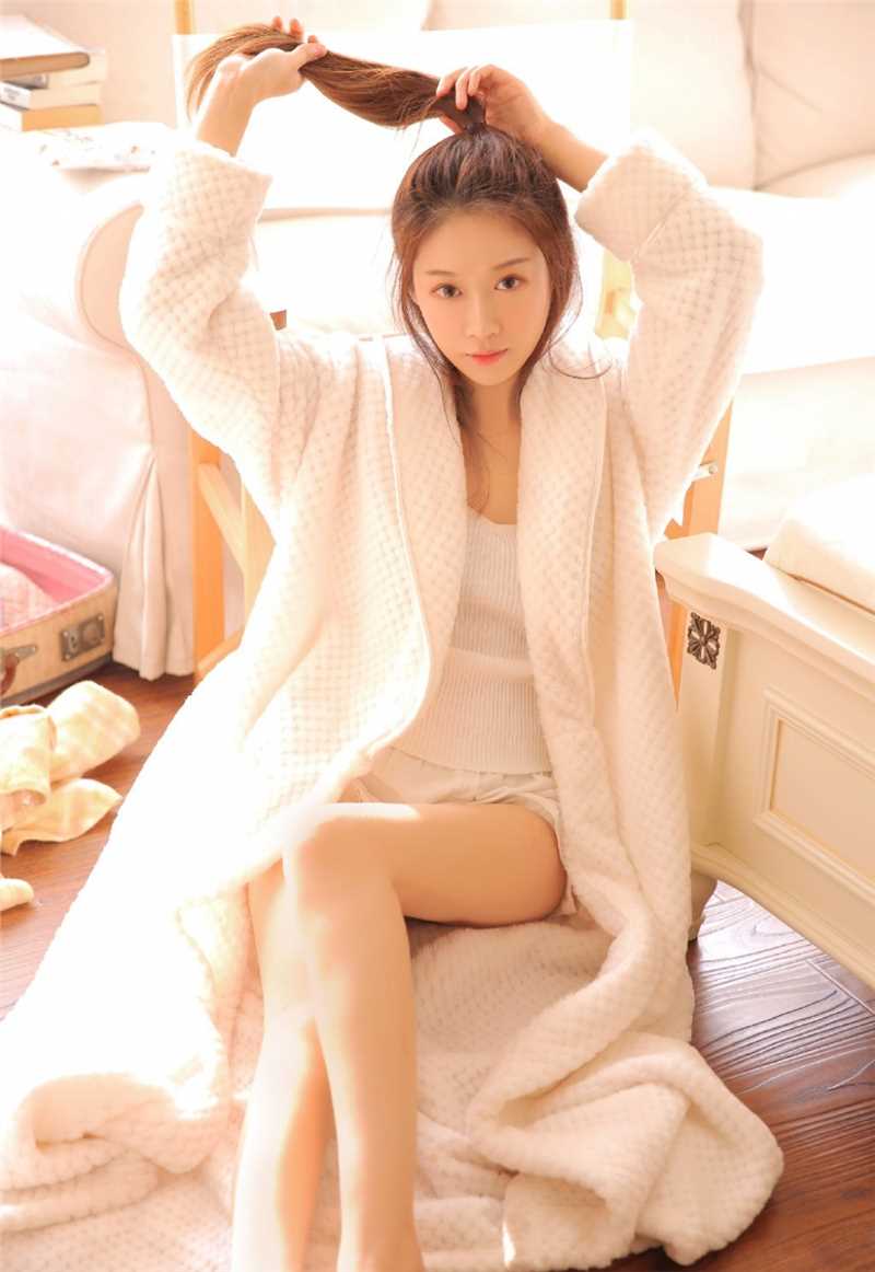 高清清纯素人氧气少女白丝大长腿惹火养眼诱惑图片图集