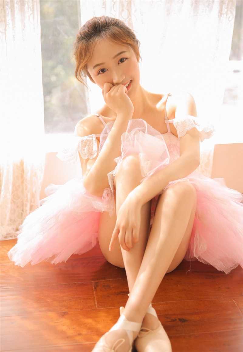 高清清纯素人氧气少女白丝大长腿惹火养眼诱惑图片图集