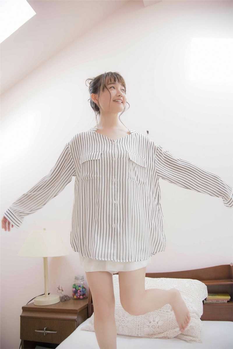 优质清纯氧气少女丸子头居家小清新美女图片相册