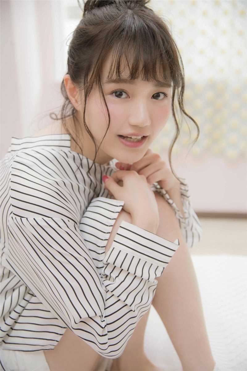 优质清纯氧气少女丸子头居家小清新美女图片相册