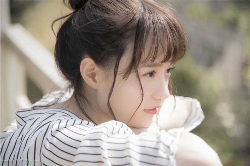 优质清纯氧气少女丸子头居家小清新美女图片相册